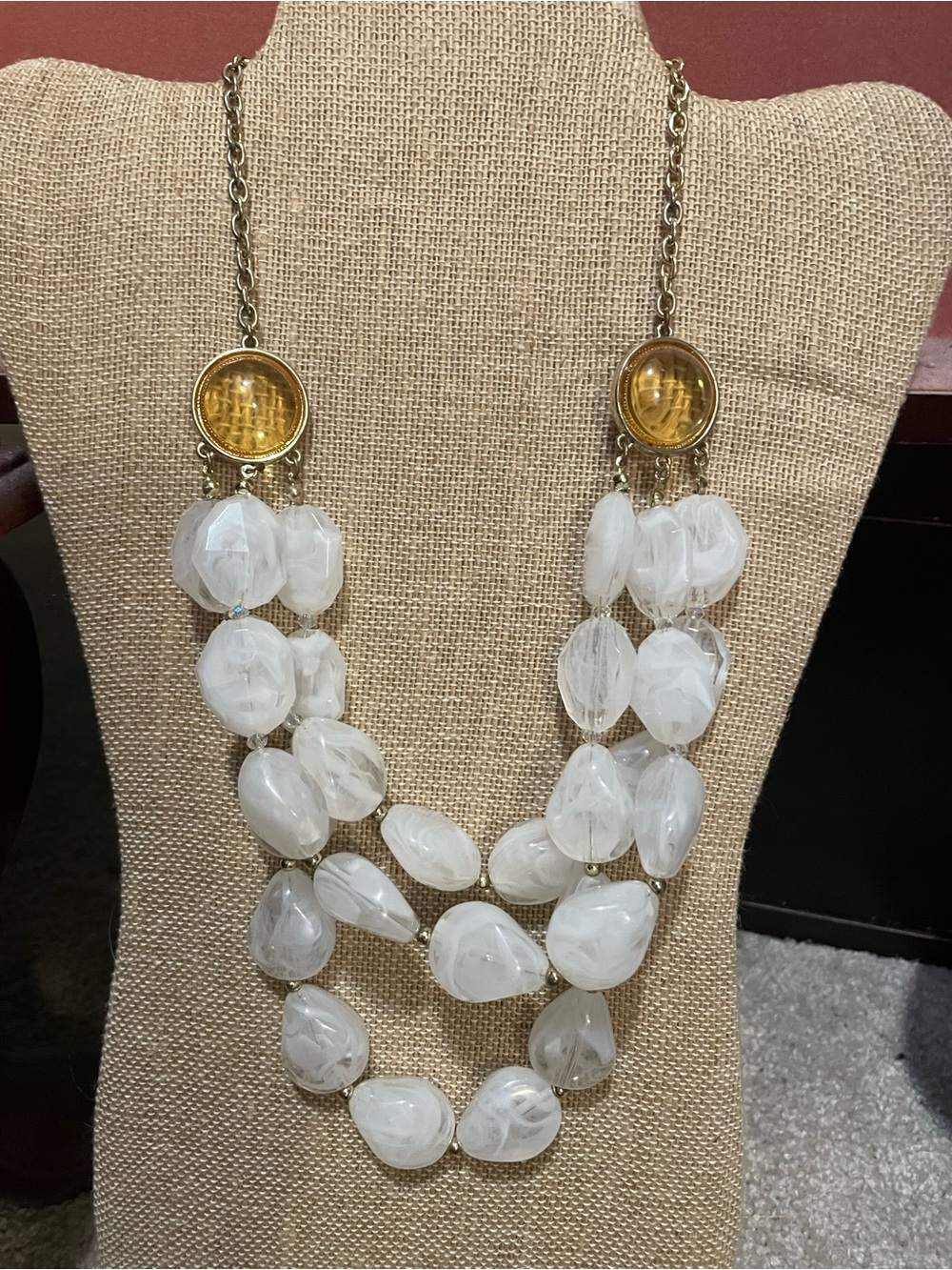 White stones with 2  clear stones necklace